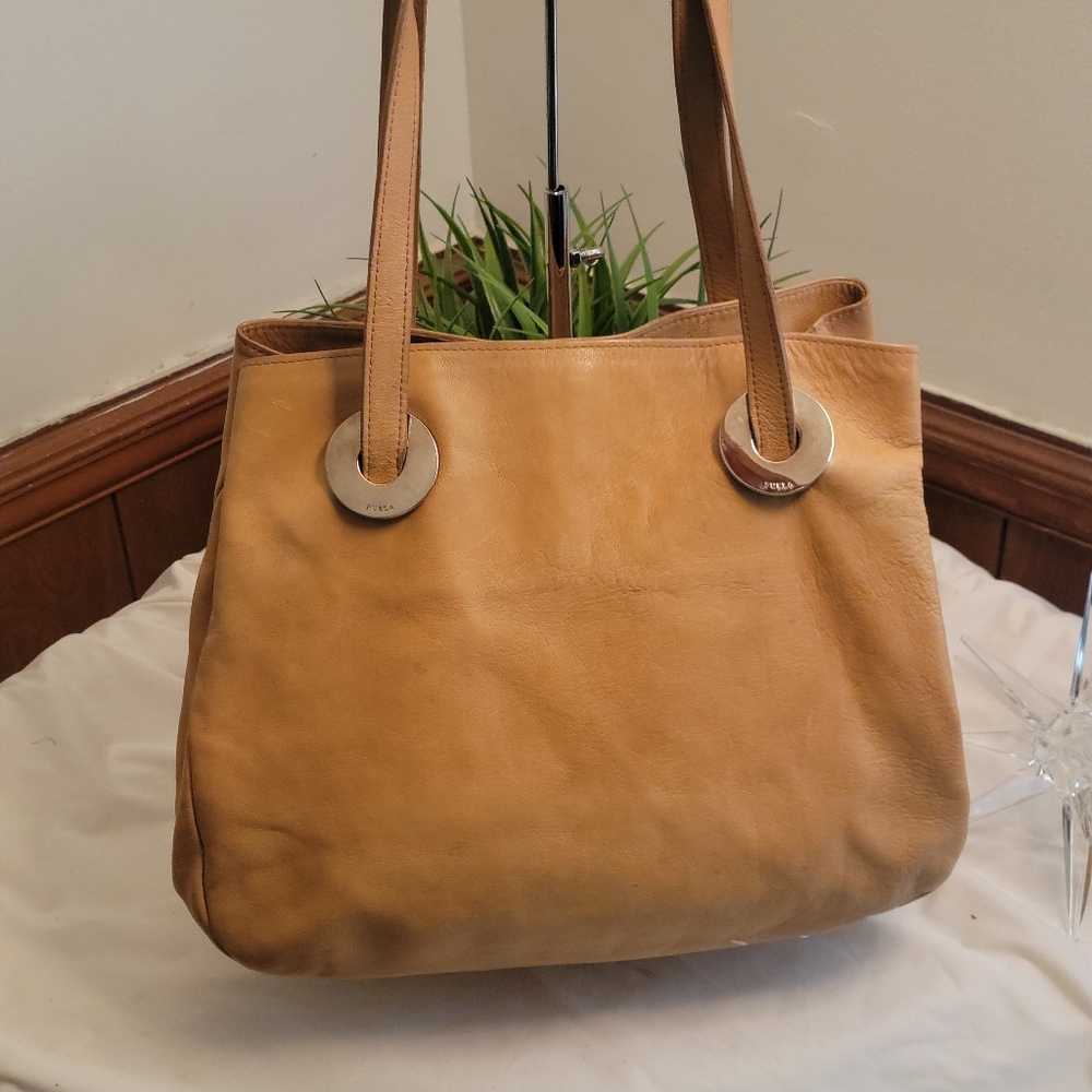 💠 Authenic Furla Leather Shoulderbag 💠